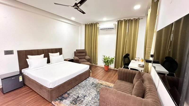 Private Room Athena Luxus Delhi